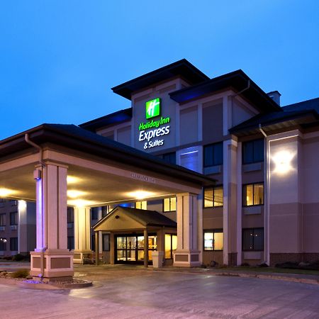 Holiday Inn Express & Suites - Worthington By Ihg Exterior foto