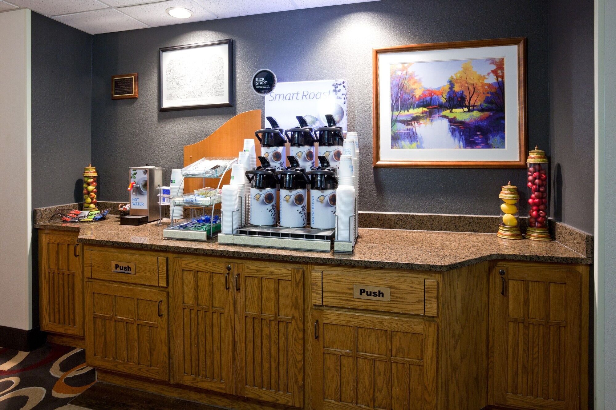 Holiday Inn Express & Suites - Worthington By Ihg Exterior foto